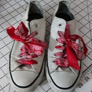 😍😘 Converse White Sneakers Festive laces